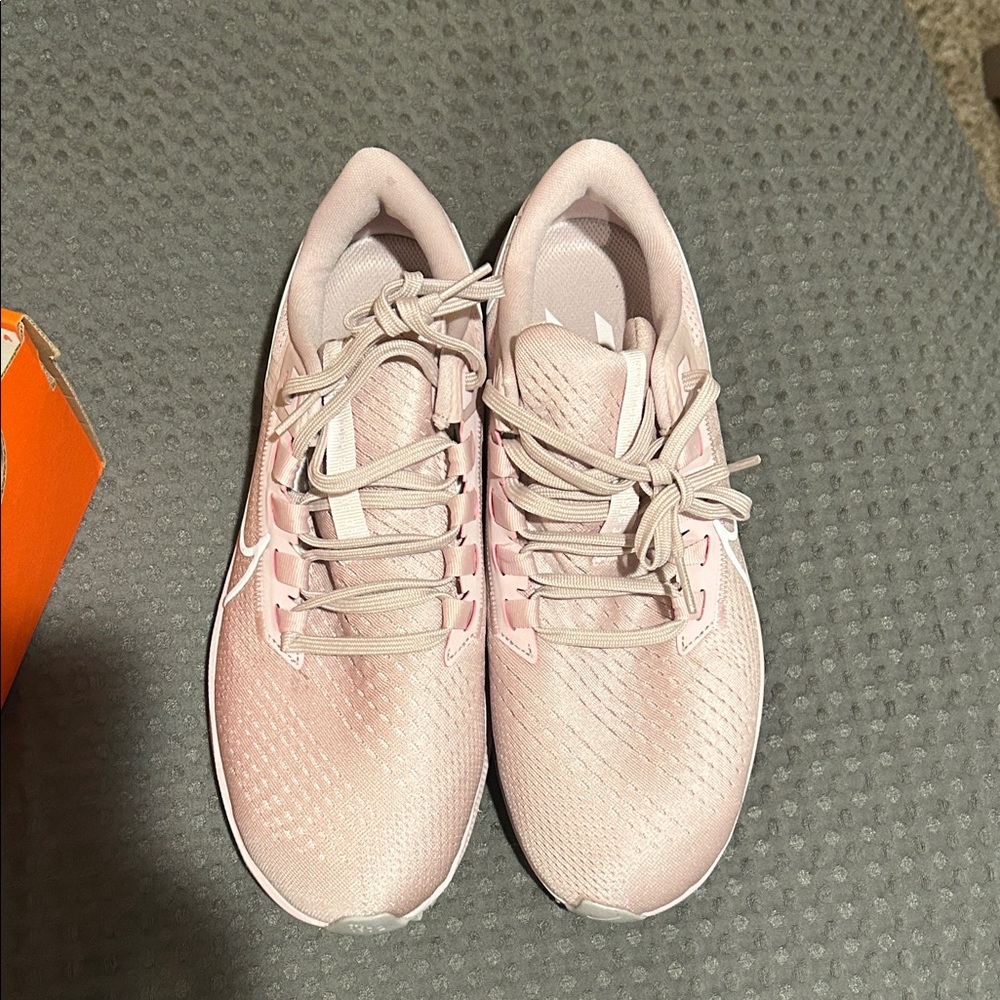 Nike Women's Pink Sneakers